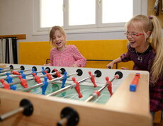 Kinder beim Wuzeln